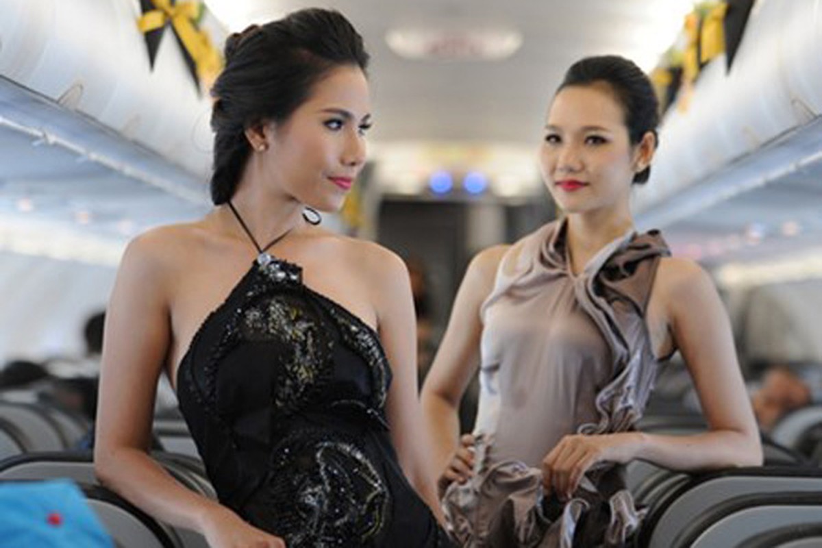 Jennifer Pham di catwalk tren may bay trinh dien thoi trang doc-Hinh-7
